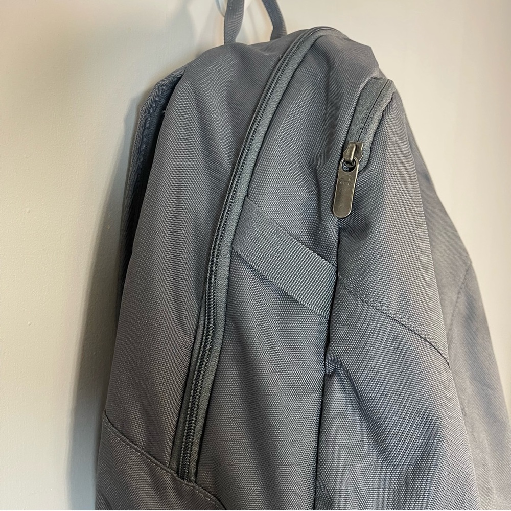 Under Armour Unisex Hustle Lite Backpack Grey Travel School Gym Bag Backpack - Picture 6 of 10